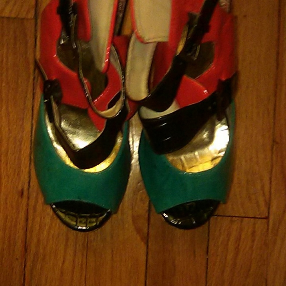 Shoes - Picture 4 of 4